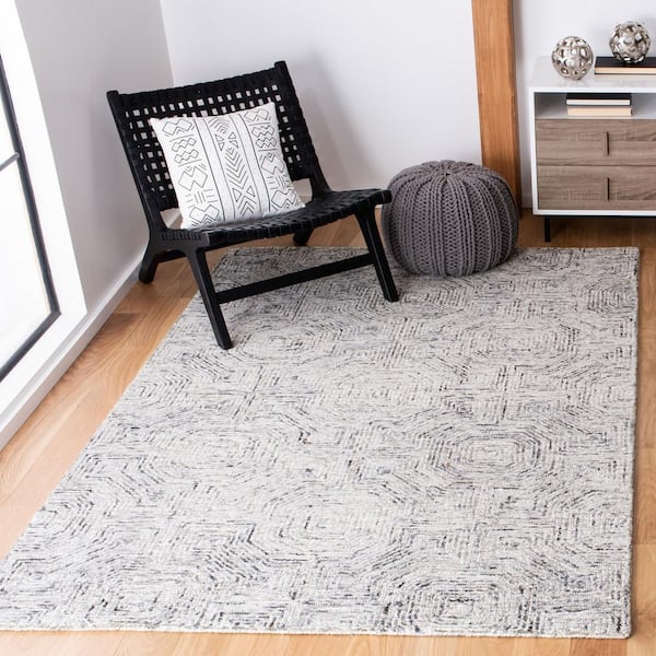 Aspen Gray/Beige 6 ft. x 6 ft. Distressed Geometric Square Area Rug