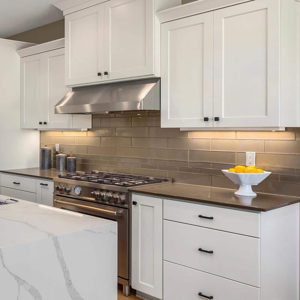 18" White Gloss LED Under Cabinet Light with Color Changing