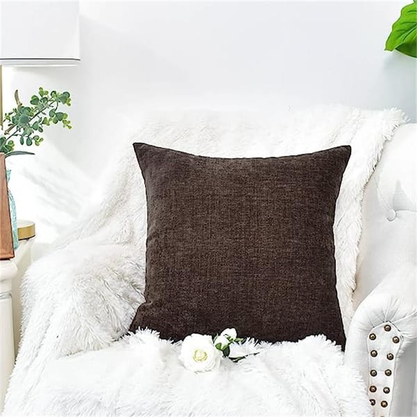 https://images.thdstatic.com/productImages/6baa9be1-d672-485c-a22b-684841ad5acd/svn/outdoor-throw-pillows-b0c1msnsws-1f_600.jpg