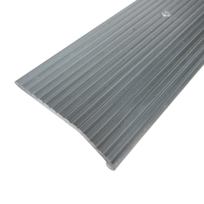 https://images.thdstatic.com/productImages/6bb5570d-208f-4df7-b464-6a0e26665920/svn/satin-nickel-trimmaster-carpet-transition-strips-h7116-hsn-6-64_400.jpg