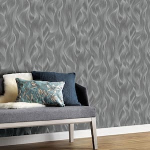 ELLE Decoration Collection Dark Grey/Silver Wave Pattern Vinyl on Non-Woven Non-Pasted Wallpaper Roll (Covers 57 sq.ft.)