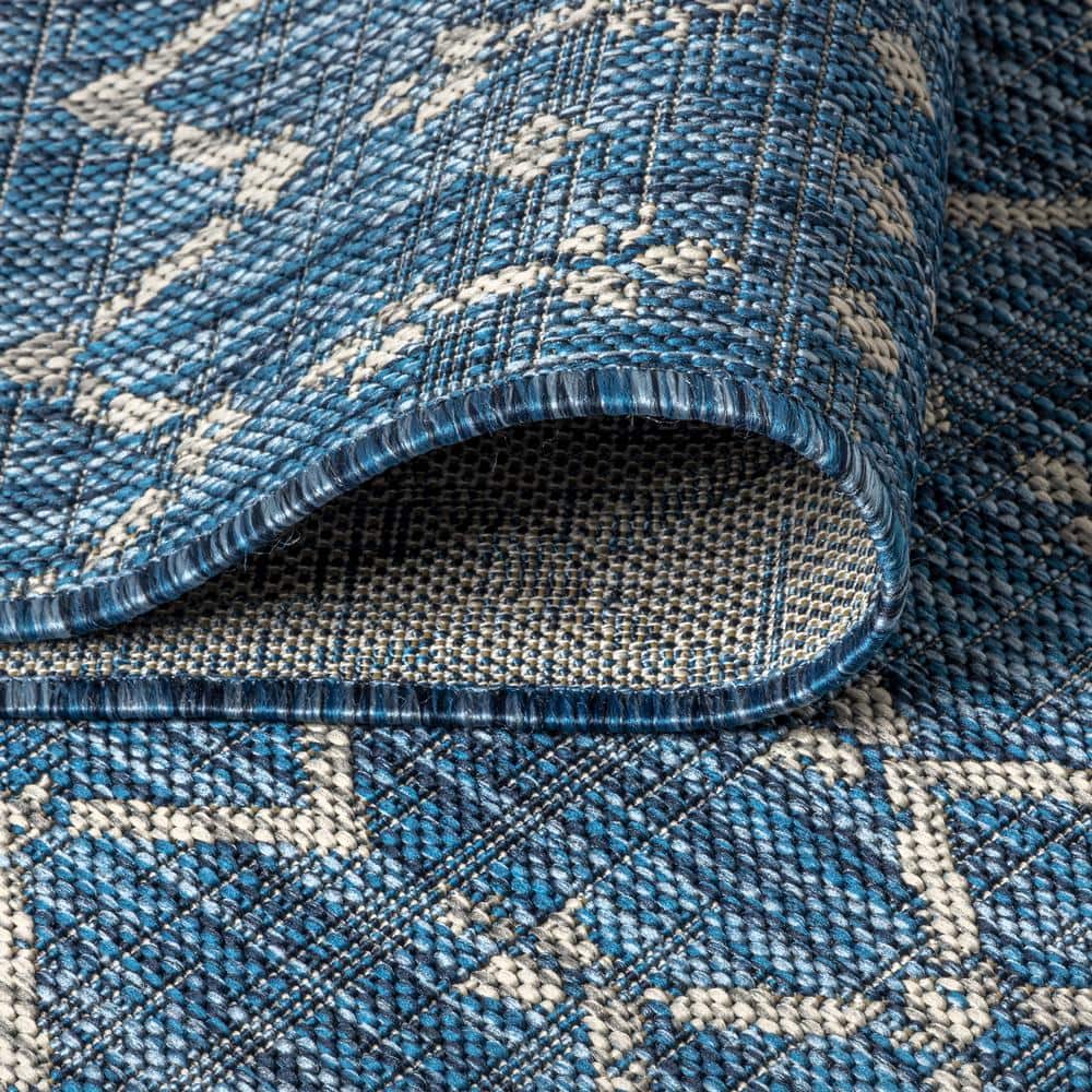 Navy and Light Gray Moroccan-Inspired Geometric 4' x 6' Synthetic Area Rug