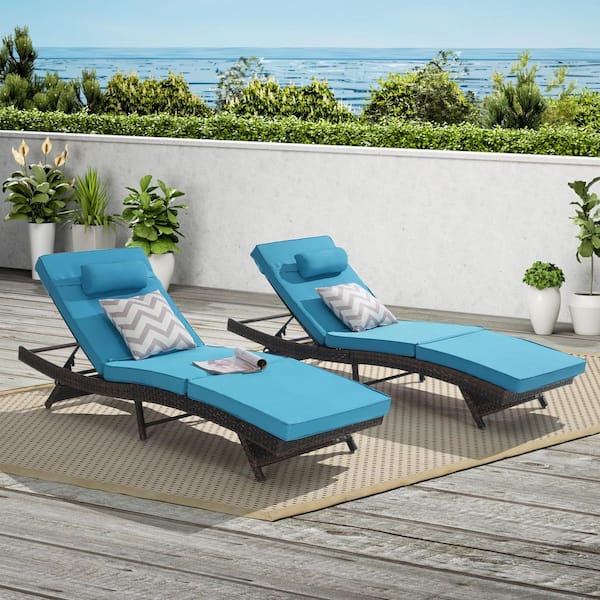 Adjustable 2-Piece Wicker Outdoor Chaise Lounge with Light Blue Cushions