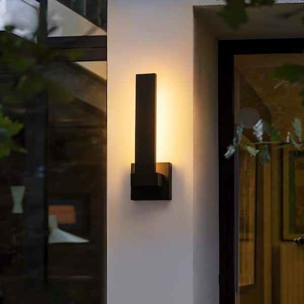 EDISLIVE Barry 1-Light Modern Black Integrated LED Outdoor Wall Sconce 16-Watt 3000K