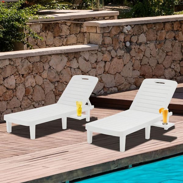 Chaise lounge discount with cup holders