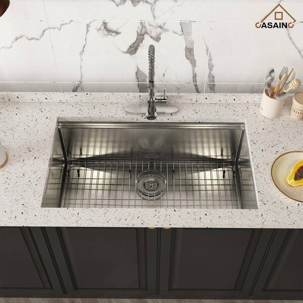https://images.thdstatic.com/productImages/6bd5967c-d0bd-47e2-beb4-a167bd851793/svn/32-in-brushed-stainless-steel-casainc-undermount-kitchen-sinks-ca-06-us32sw-31_600.jpg