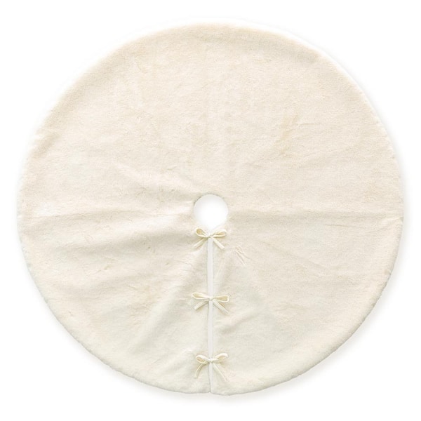 48 in. D White Reversible Faux Rabbit Fur/Korean Fleece Christmas Tree Skirt