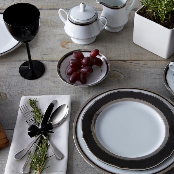 4 ONEIDA BRIGHT WHITE Diner Ware Dinner/lunch Plates Ceramic Ware
