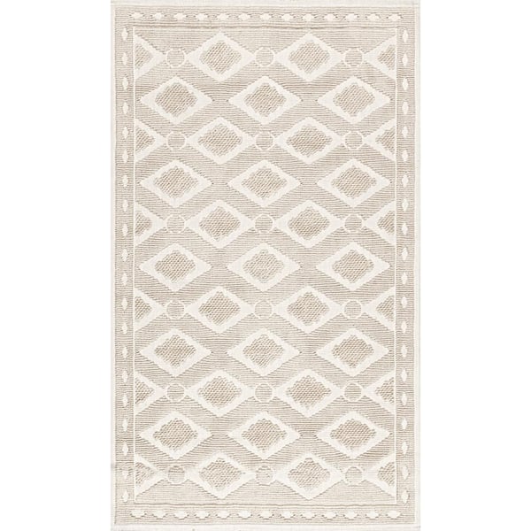 nuLOOM Colton Textured Geometric Trellis Ivory 1 ft. 5 in. x 2 ft. Indoor Bath Mat