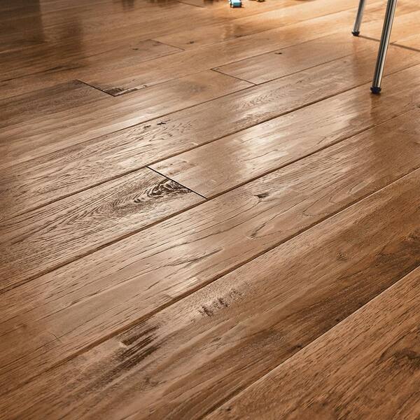Bruce Revolutionary Rustics Hickory Rich Doeskin 3/4 in. T x 5 in. W x Varying L Solid Hardwood Flooring (23.5 sq.ft./case)