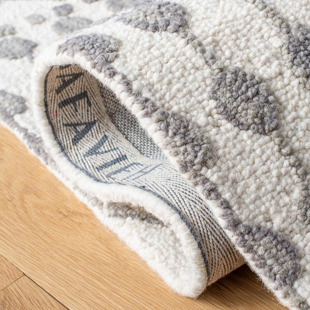 Grey and Ivory Hand-Tufted Wool 10' x 14' Area Rug