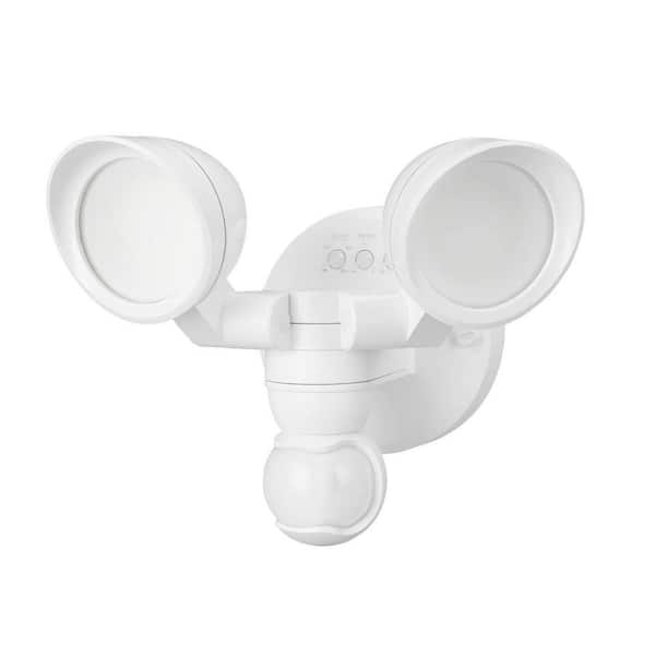 MaxDetect 240° White Motion Sensing Wired Outdoor 2-Head LED Security Flood Light 1400 Lumens DualBrite 2-Level Lighting