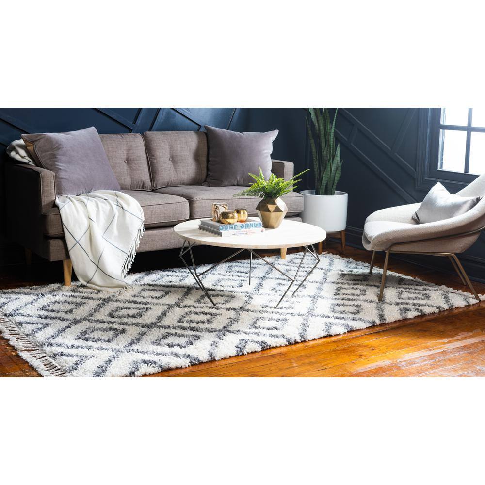 Ivory Geometric Braided Edge Shag Rug 5' x 8'