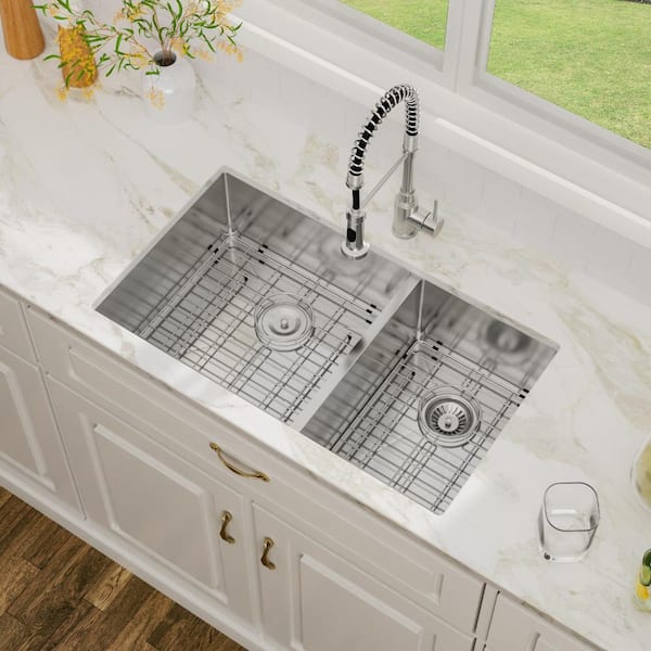 Logmey 33 in. Undermount Sink Double Bowl 60/40 Brushed 16-Gauge