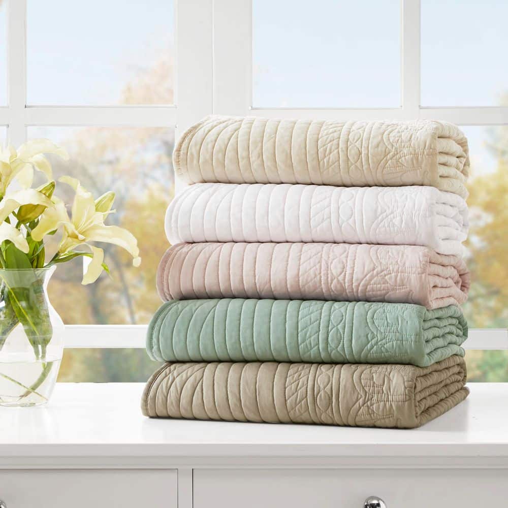 Marino Ivory Cream 60"x72" Quilted Throw with Scalloped Edges