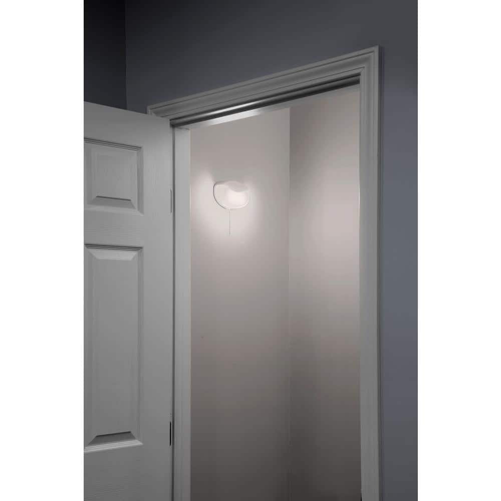 Sleek Matte White 7" LED Flush Mount Closet Light with Pull Chain