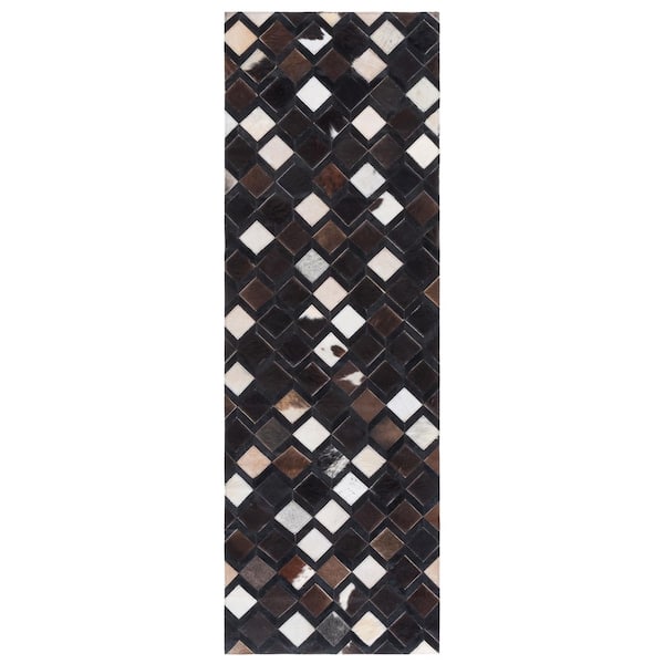 Studio Leather 2 ft. x 7 ft. Black/Ivory Distressed Diamond Runner Rug