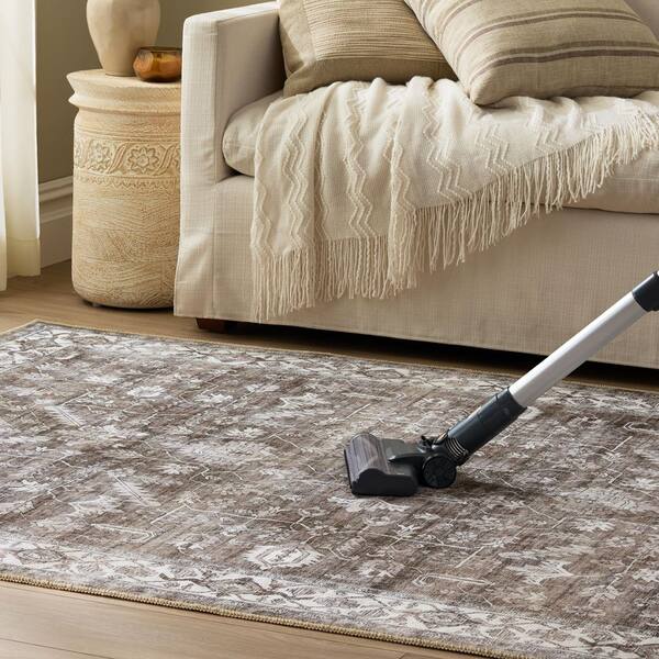 EVERWASH Haven 8 ft. x 10 ft. Blue Distressed Border Washable Area Rug