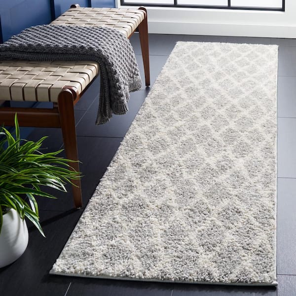 Berber Shag 2 ft. x 6 ft. Light Gray/Cream Geometric Multi-Diamonds Runner Rug