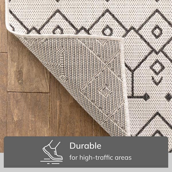 Medusa Nord Moroccan Tribal Ivory 7 ft. 10 in. x 9 ft. 10 in. Flatweave Indoor/Outdoor Area Rug