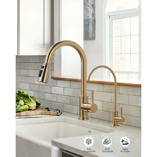 Single Handle Pull Down Sprayer Kitchen Faucet with Water Filter Faucet Stainless Steel in Gold
