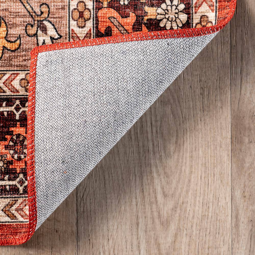 Hera Red Medallion Washable Synthetic Area Rug 4' x 6'