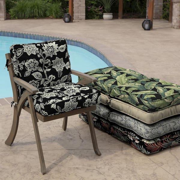 https://images.thdstatic.com/productImages/6cd4392a-af16-4008-a2cc-cd778cb37af3/svn/arden-selections-outdoor-dining-chair-cushions-th19587b-d9z1-1d_600.jpg