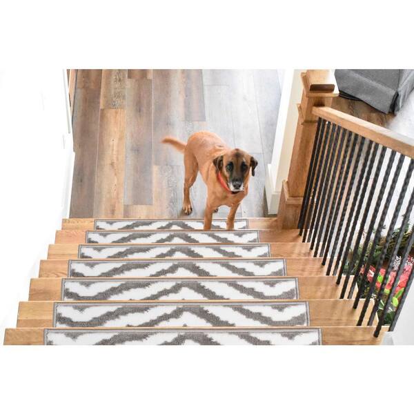 The Sofia Rugs Non-Slip Stair Treads (Set of 7) Carpet Stair Rugs Shag Gray  Indoor Geometric Stair Tread Rug in the Rugs department at