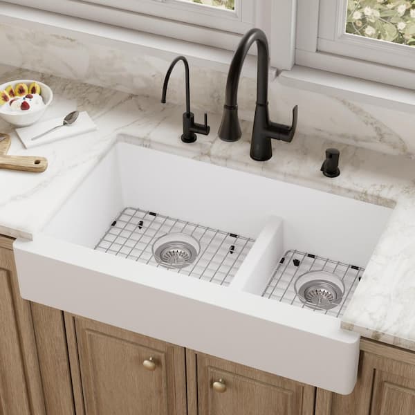 QAR-760 Quartz/Granite 34 in. Double Bowl 60/40 Retrofit Farmhouse/Apron Front Kitchen Sink in white w/Grid and Strainer