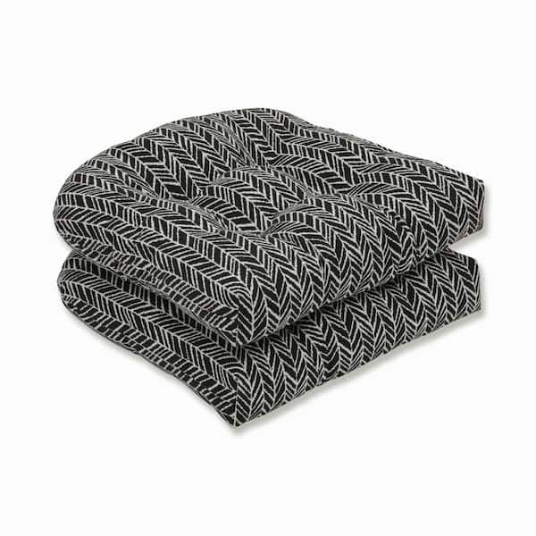 Pillow Perfect 19 x 19 2-Piece Outdoor Dining chair Cushion in Black/Ivory Herringbone