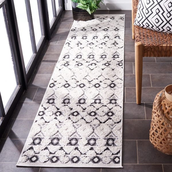 Cottage Ivory/Black 2 ft. x 8 ft. Diamond High-Low Indoor/Outdoor Runner Rug