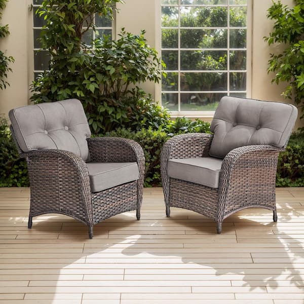 Twrap Brown Wicker Outdoor Lounge Chairs with 5 in. Thick Gray Box-Edge Cushions (2-Pack)