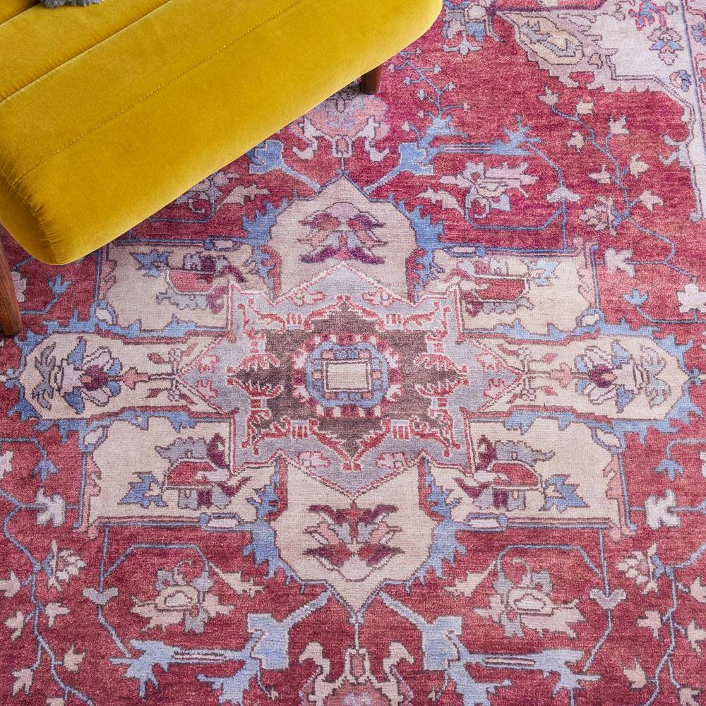 Red/Beige Synthetic Easy-Care Hand-Knotted 4' x 6' Area Rug