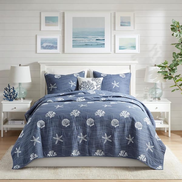 HARBOR HOUSE Seaside 4-Piece Navy Cotton Full/Queen Reversible Embroidered Quilt Set with Throw Pillow
