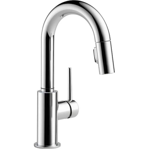Delta Trinsic Single-Handle Pull-Down Sprayer Bar Faucet with MagnaTite Docking in Chrome