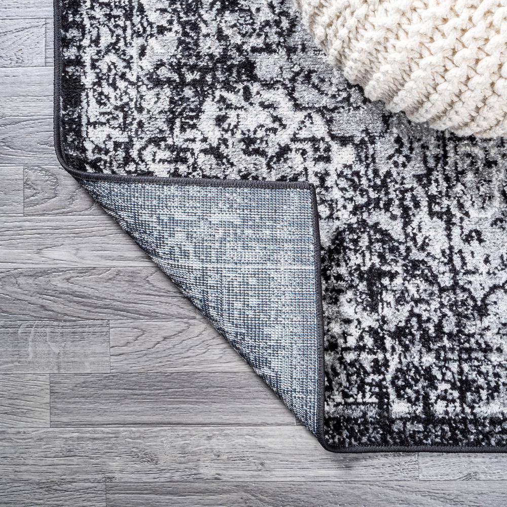 Bohemian Bliss Black/Ivory Synthetic 8' x 10' Easy-Care Area Rug