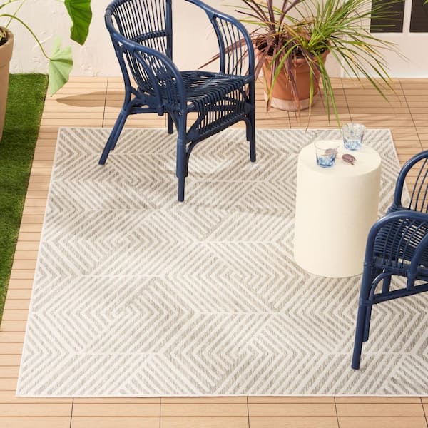 NICOLE MILLER NEW YORK Patio Country Grey/Cream 5 ft. x 7 ft