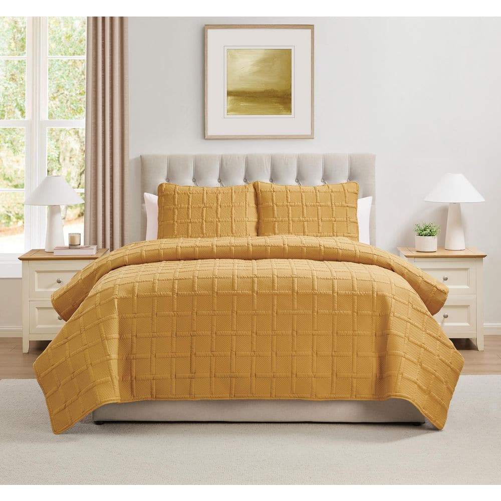 Square 3-Piece Gold Pinsonic Polyester King Quilt Set price history on PriceWatchPro