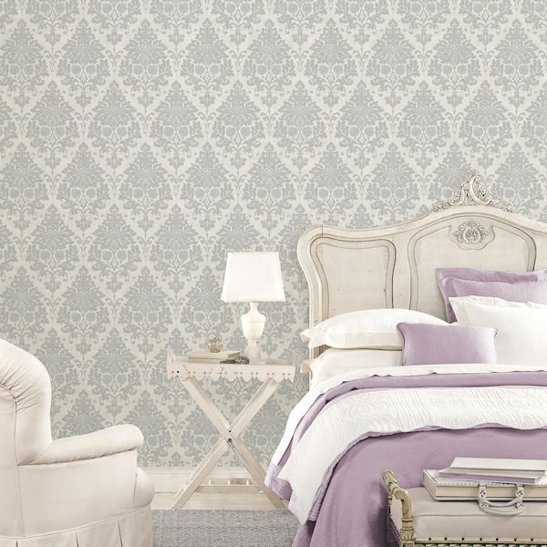 Damask Wallpaper in Pearl and Silver