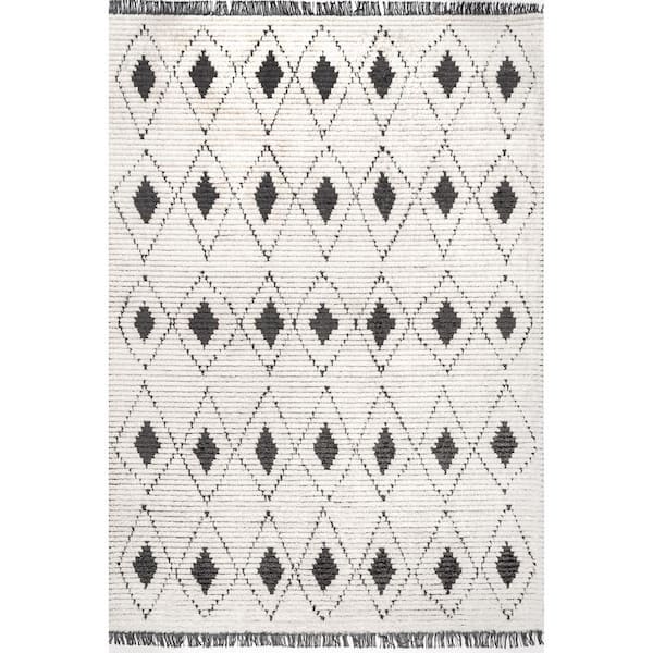 nuLOOM Joanna Diamond Trellis Soft Shag Fringe Beige 8 ft. x 10 ft. Indoor Area Rug