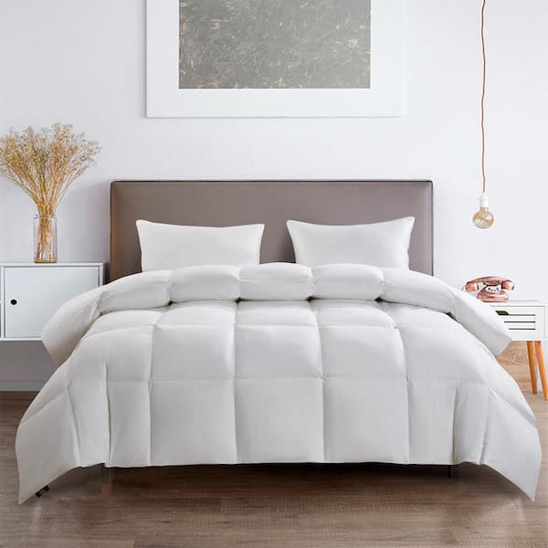 Serta 233TC Year Round Warmth White Full/Queen Goose Feather Fiber and Goose Down Fiber Comforter