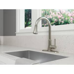 Transitional Single Handle Pull Down Sprayer Kitchen Faucet in Stainless Steel