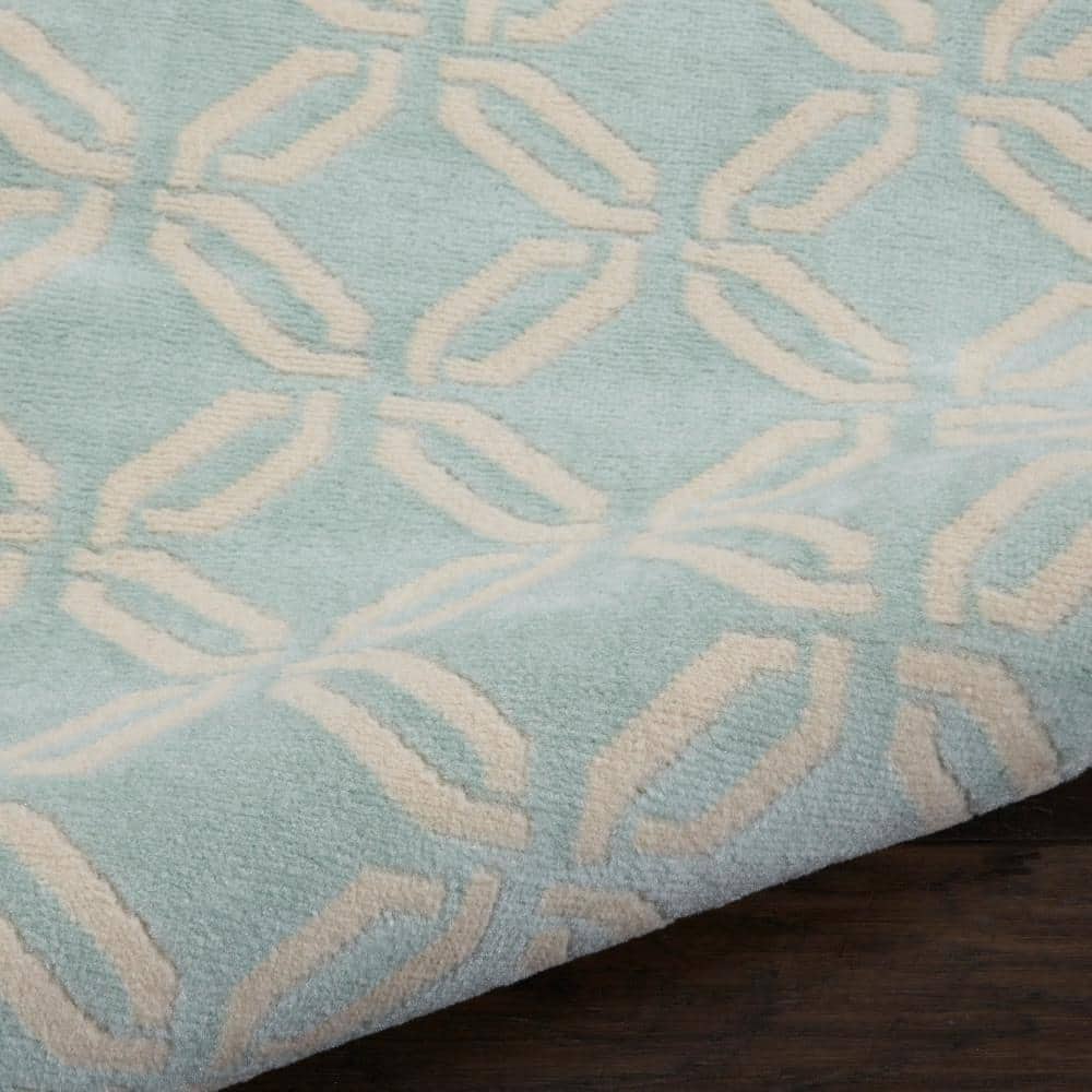 Green Trellis Synthetic Reversible 2' x 4' Area Rug