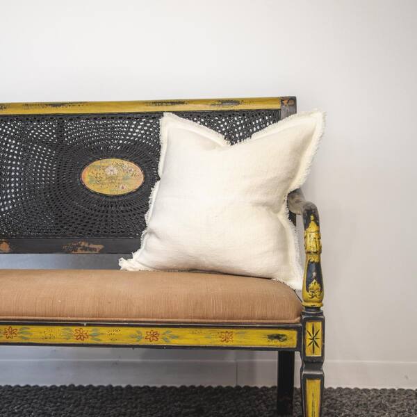 Unbranded 22 in. x 22 in. Cream- 100% Linen Frayed Edge Dec. Pillow