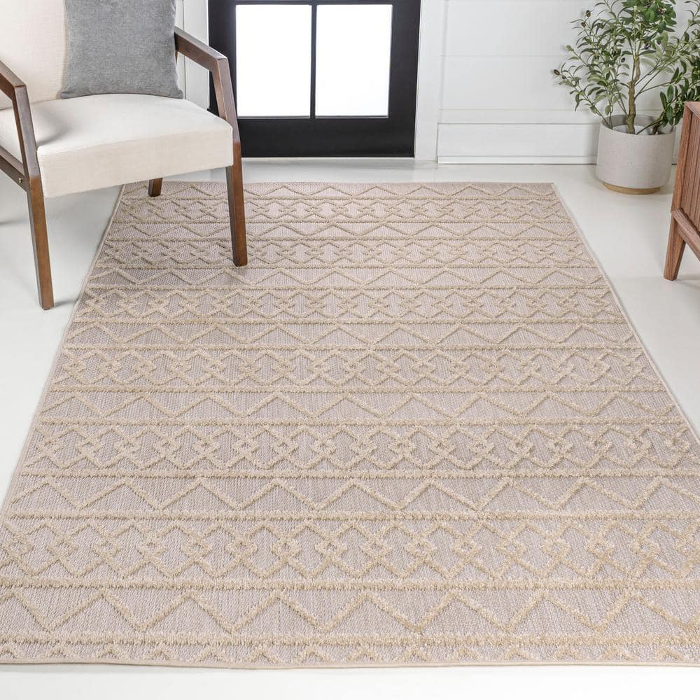 Ivory Geometric Synthetic Reversible 5x8 Area Rug