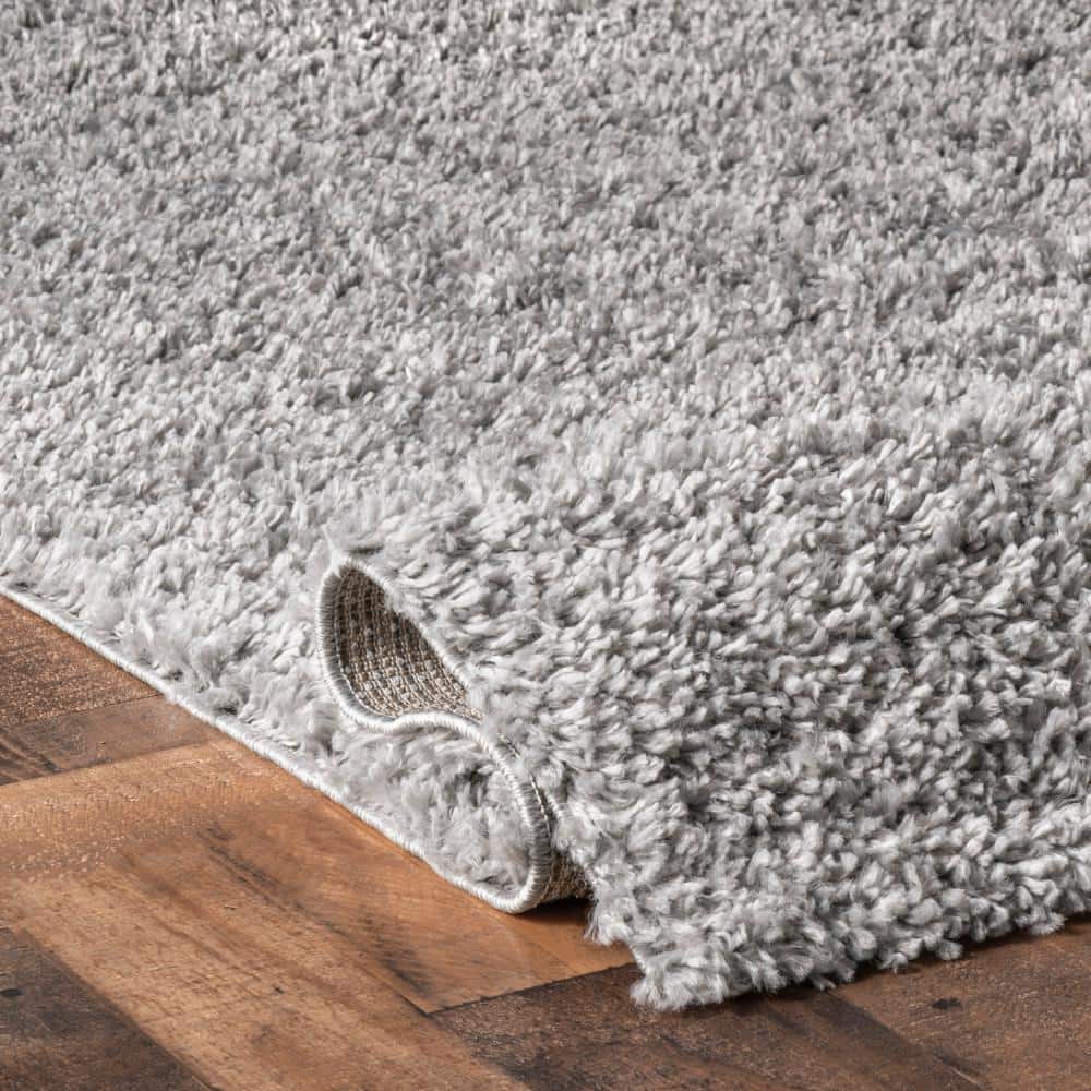 Gray Synthetic Solid Shag Area Rug 5' 3" x 7' 7"