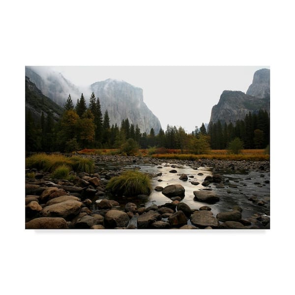 Trademark Fine Art Chris Bliss 'Yosemite' Canvas Unframed Photography Wall Art 22 in. W. x 32 in