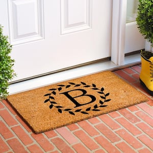 Laurel Wreath Doormat, 24" x 36" (Letter Q)