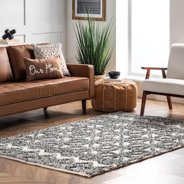 4 ft. x 6 ft. Gray Mcclaire Handmade High Low Wool Shaggy Geometric Diamonds Area Rug