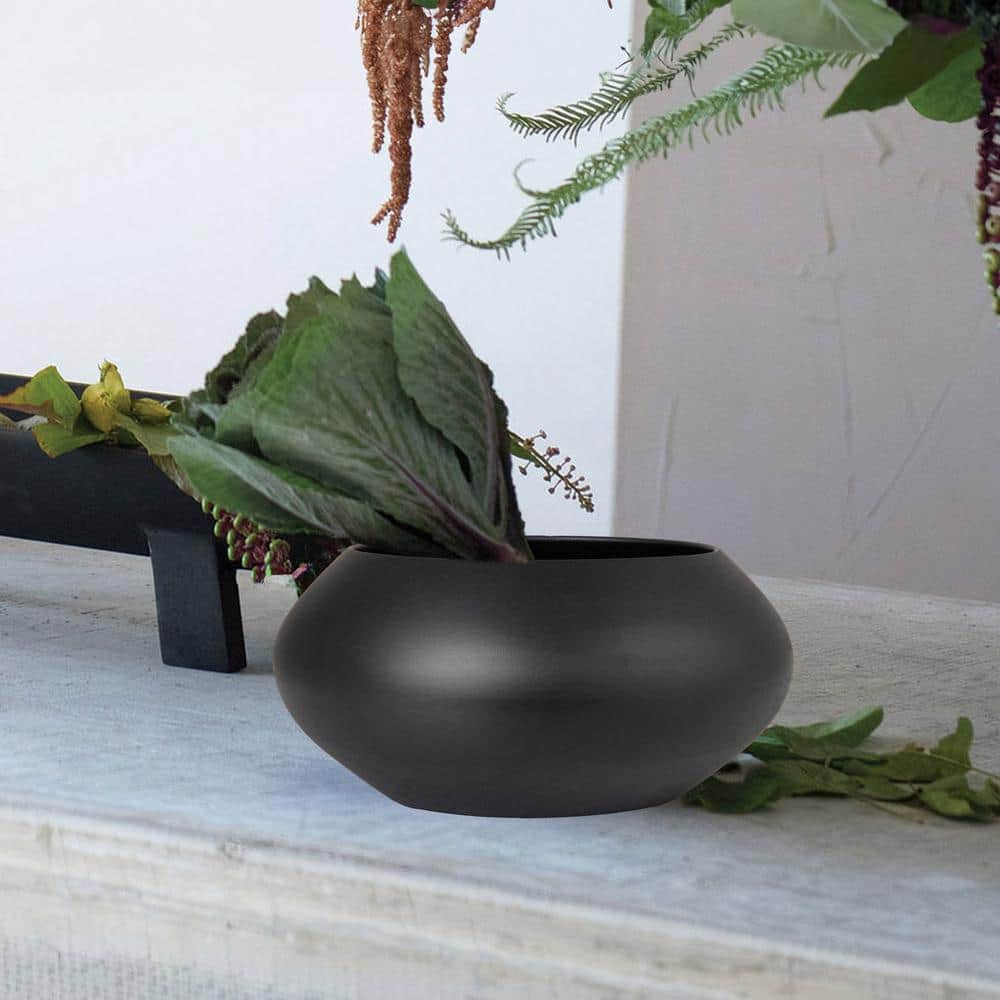 Minimalist Black Round Mango Wood Serving Bowl